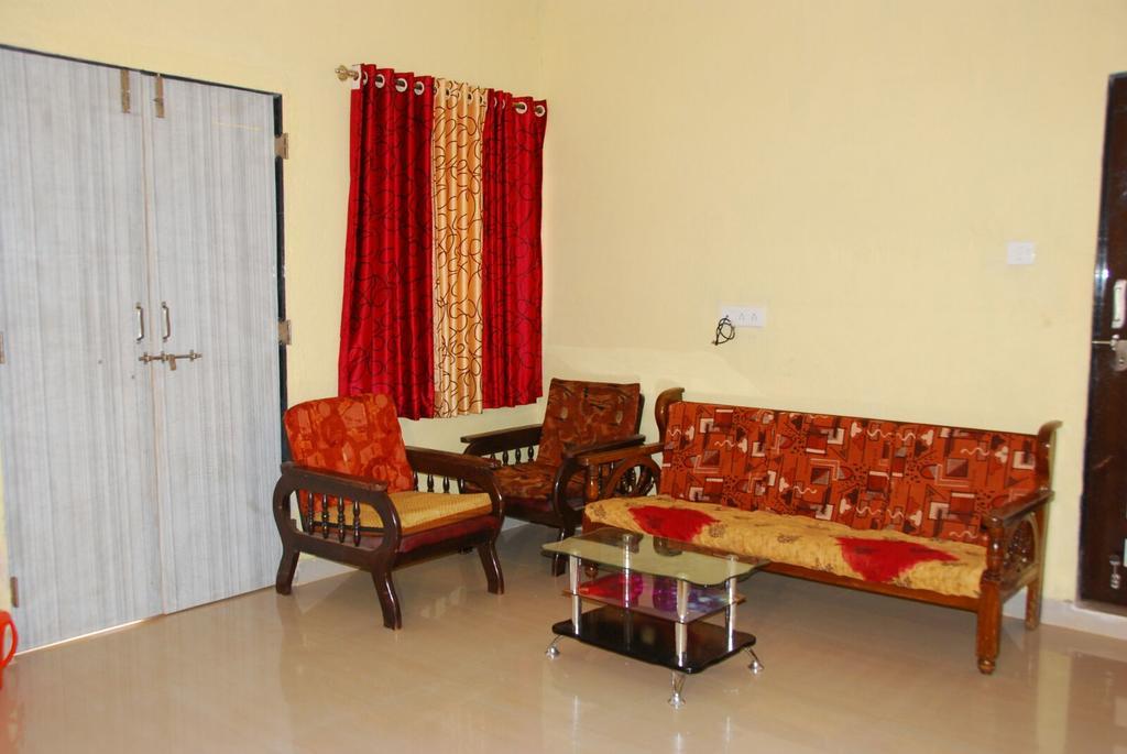 Sadgurukrupa Villa Mahableshwar Mahābaleshwar Exteriör bild